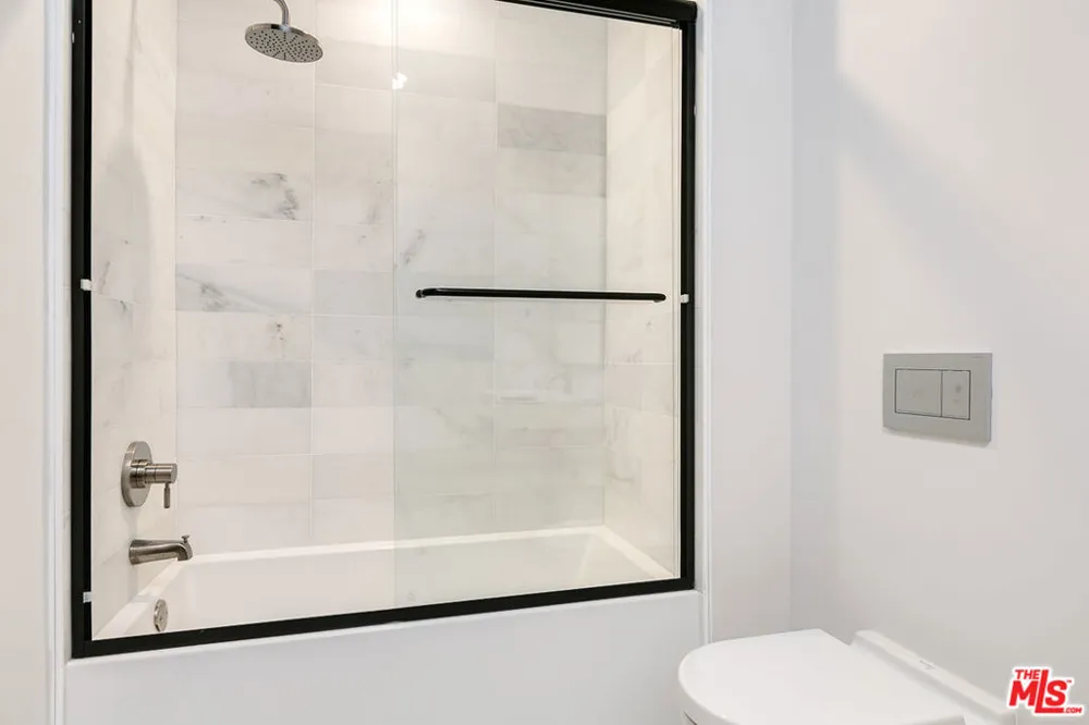 3833 Dunn #304 Culver City, CA 90232
