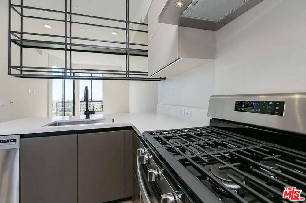 3833 Dunn #304 Culver City, CA 90232