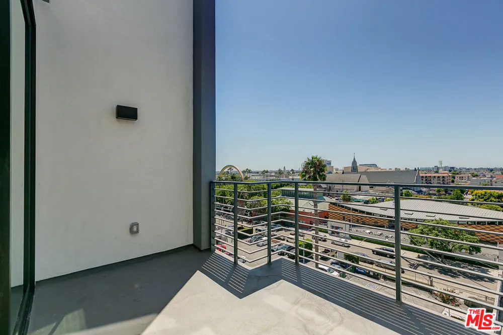 3833 Dunn #304 Culver City, CA 90232