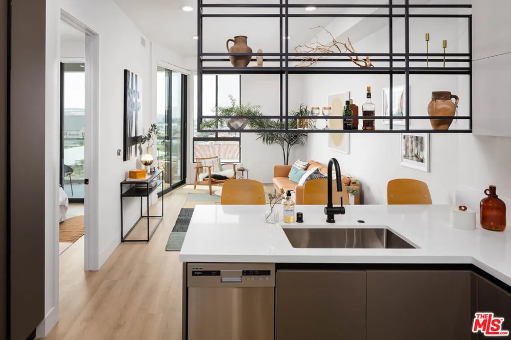 3833 Dunn #304 Culver City, CA 90232