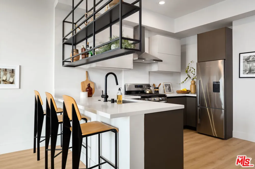 3833 Dunn #304 Culver City, CA 90232
