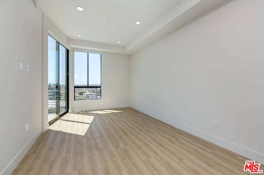 3833 Dunn #304 Culver City, CA 90232