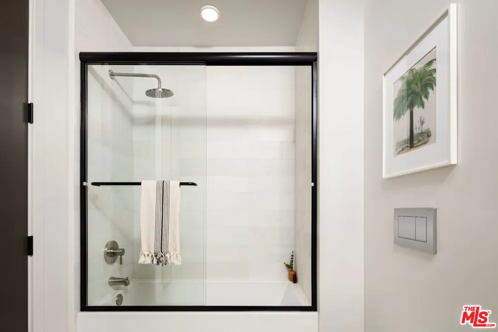 3833 Dunn #304 Culver City, CA 90232