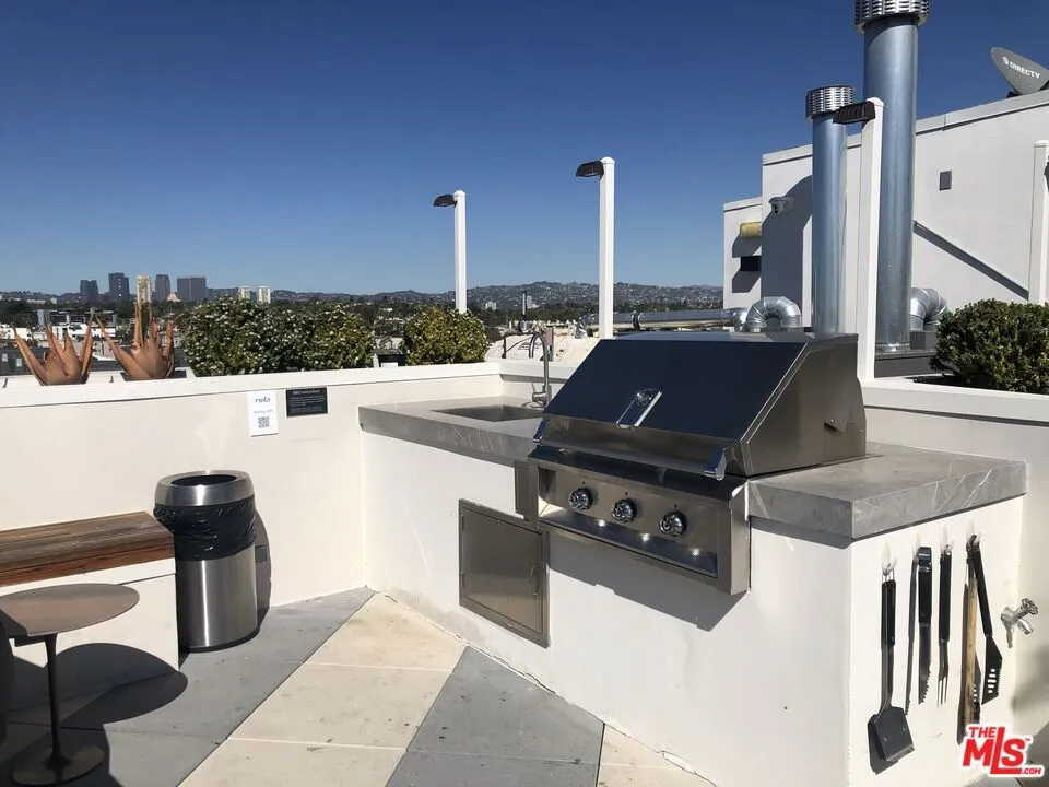 3833 Dunn #304 Culver City, CA 90232