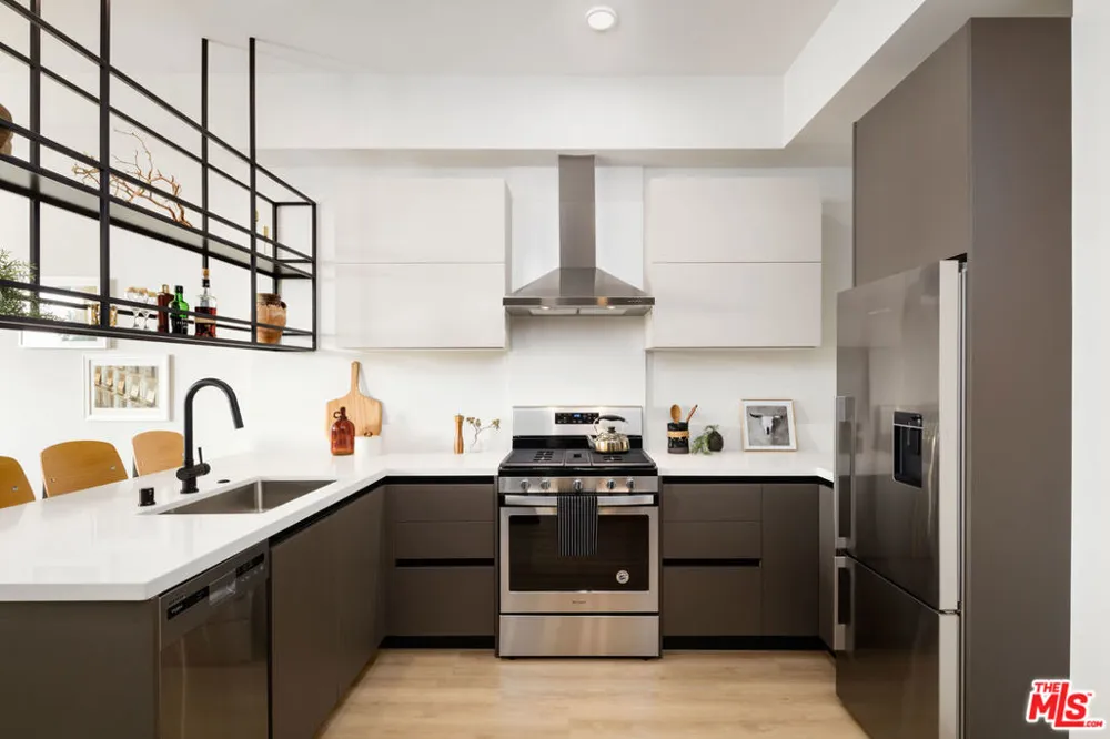 3833 Dunn #304 Culver City, CA 90232