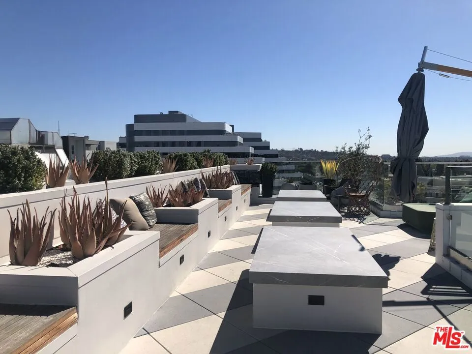 3833 Dunn #304 Culver City, CA 90232