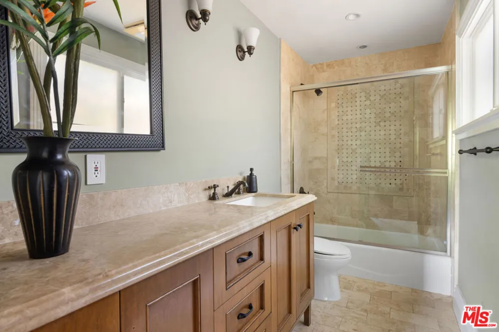 758 Almar Avenue Los Angeles, CA 90272