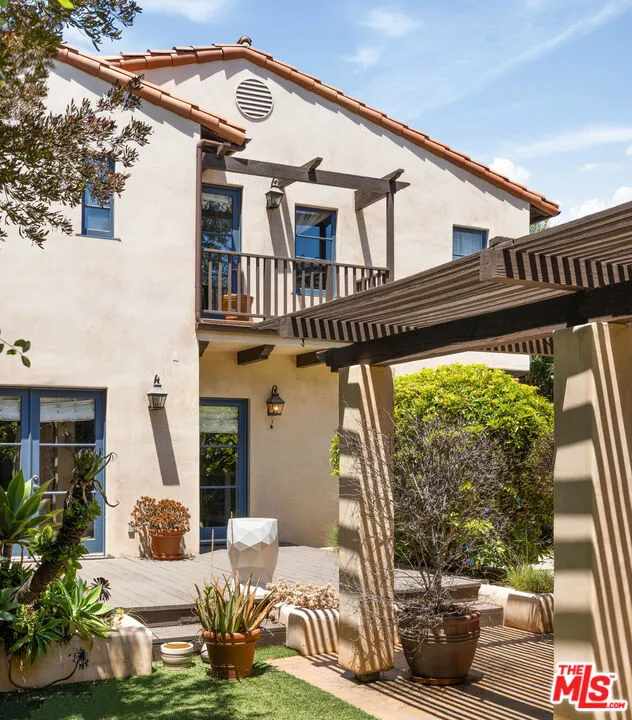 758 Almar Avenue Los Angeles, CA 90272