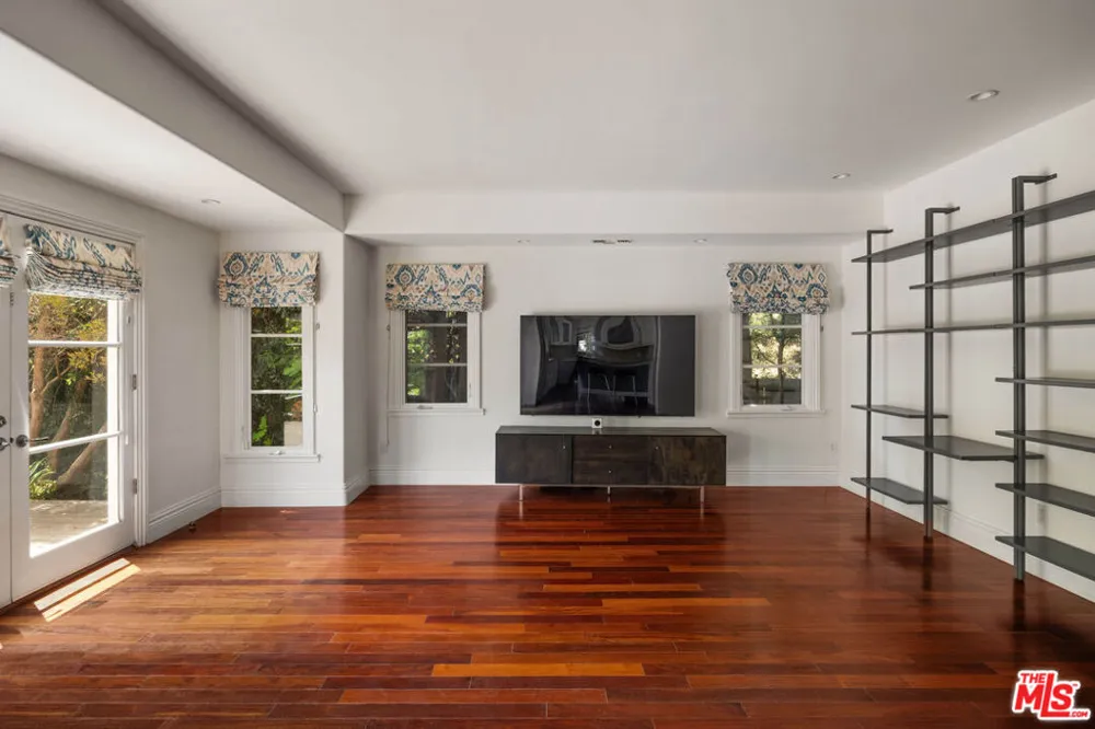 758 Almar Avenue Los Angeles, CA 90272