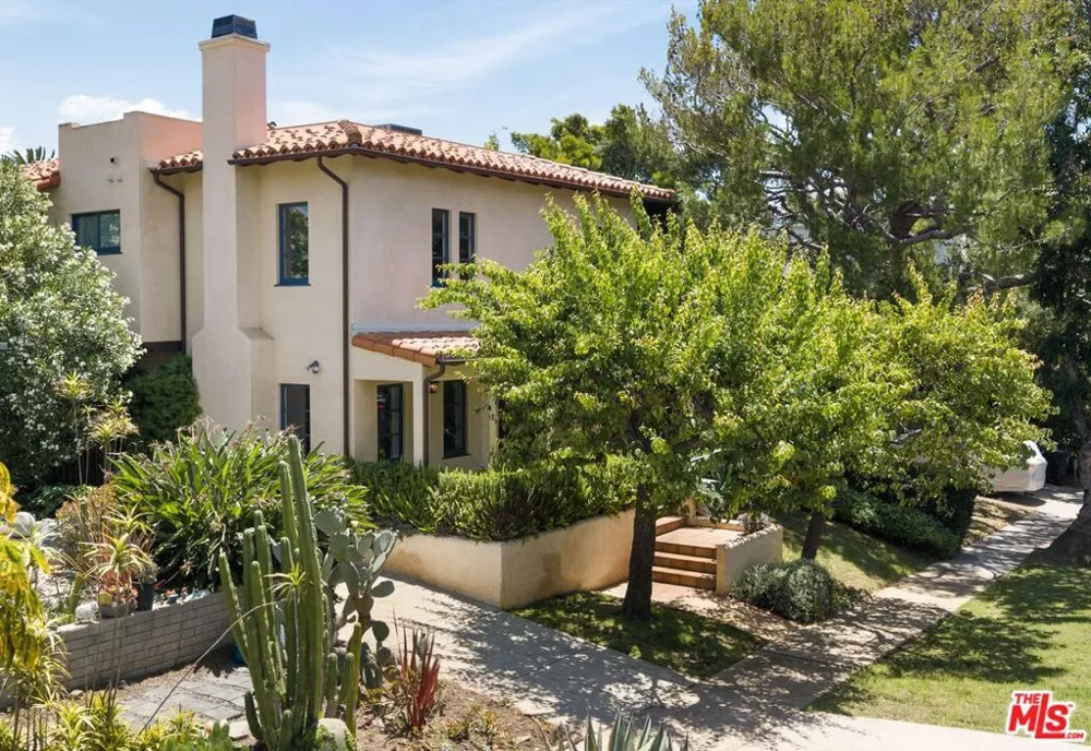 758 Almar Avenue Los Angeles, CA 90272