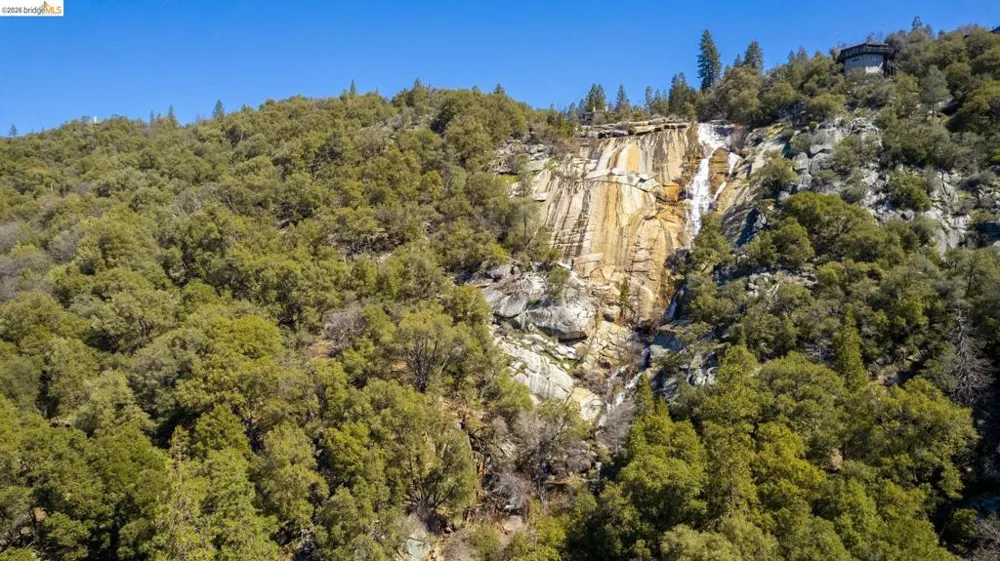 21999 Fallview Sonora, CA 95370