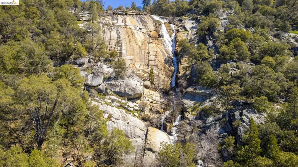 21999 Fallview Sonora, CA 95370