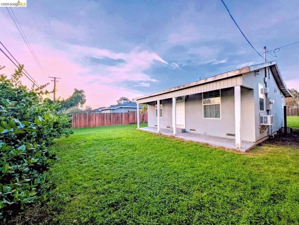 363 Ford RD Sacramento, CA 95838