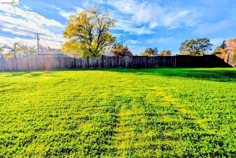 363 Ford RD Sacramento, CA 95838