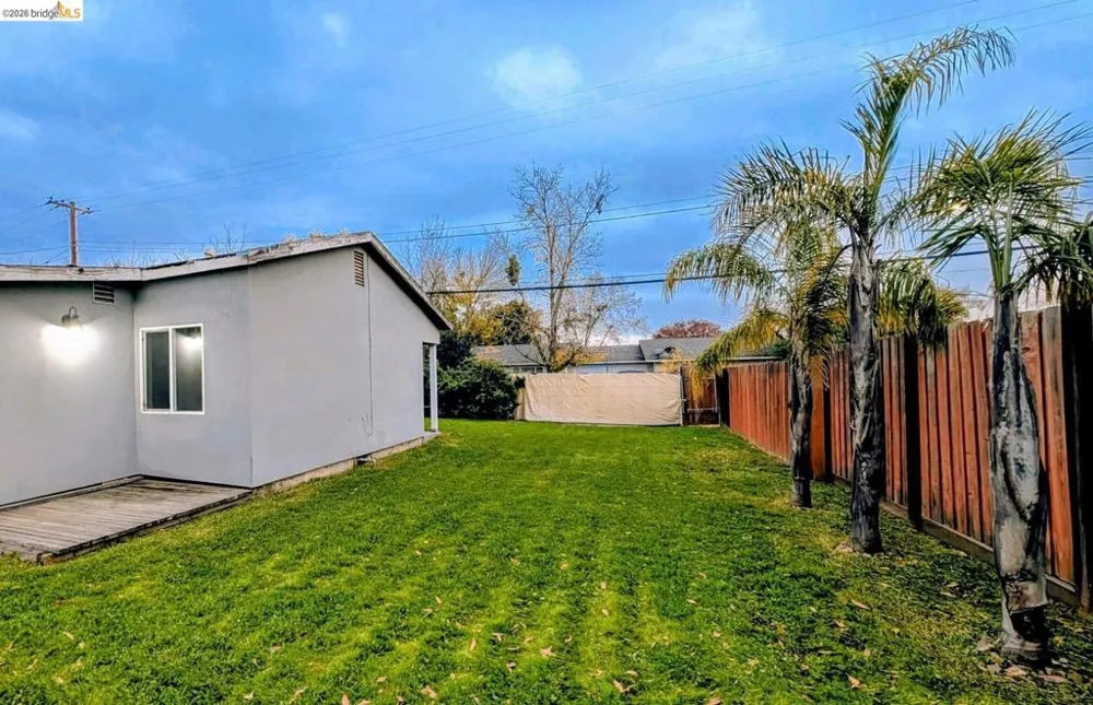 363 Ford RD Sacramento, CA 95838