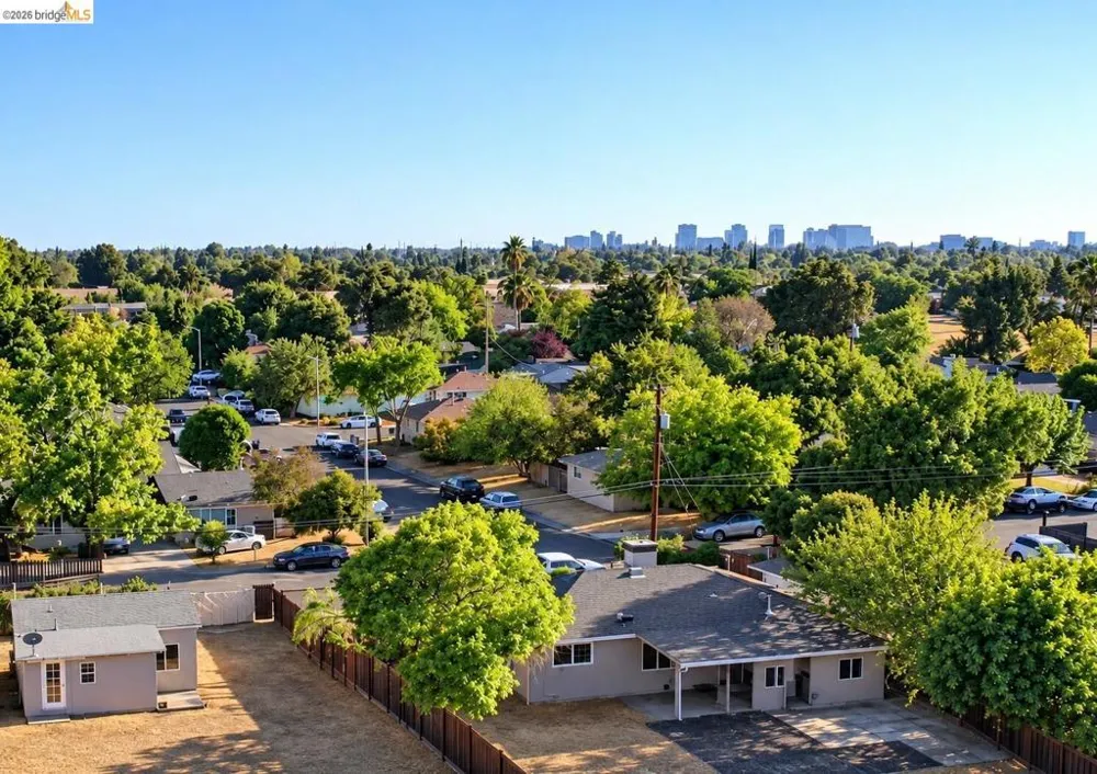 363 Ford RD Sacramento, CA 95838