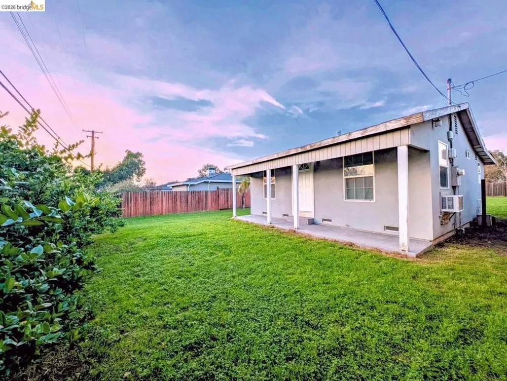 363 Ford RD Sacramento, CA 95838