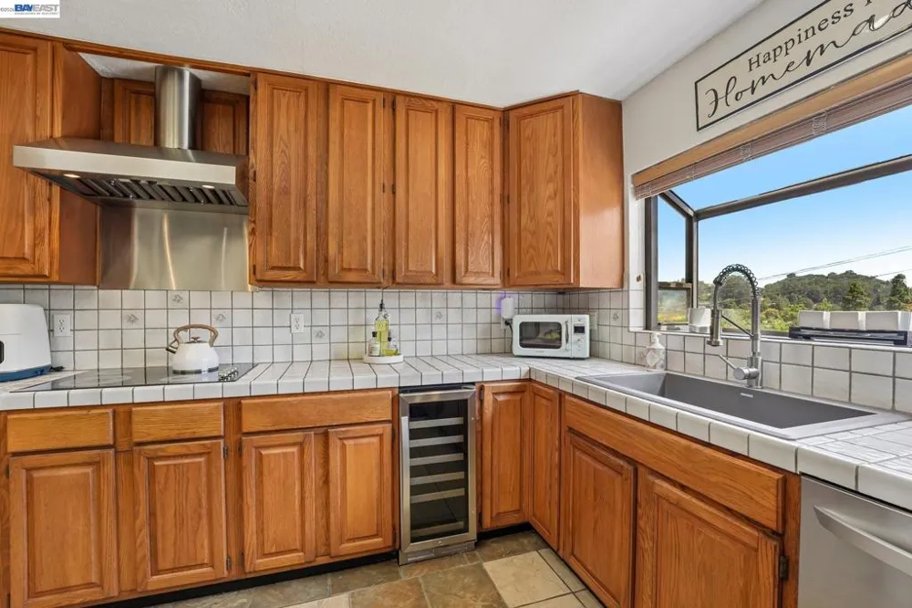 301 Joan Vista St El Sobrante, CA 94803