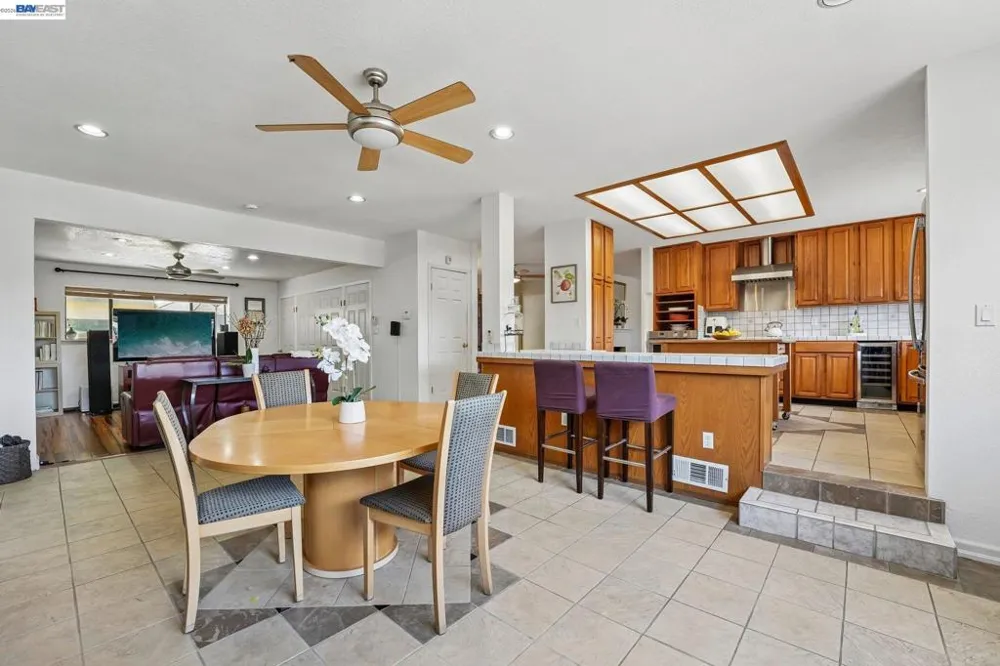 301 Joan Vista St El Sobrante, CA 94803