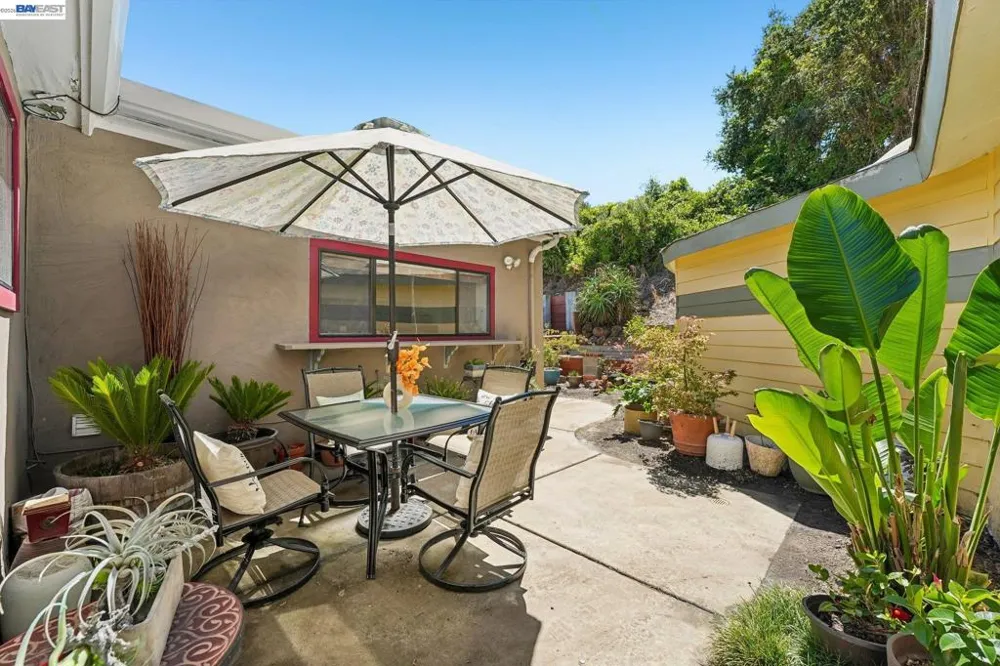 301 Joan Vista St El Sobrante, CA 94803