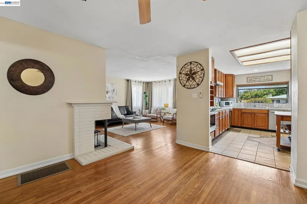 301 Joan Vista St El Sobrante, CA 94803