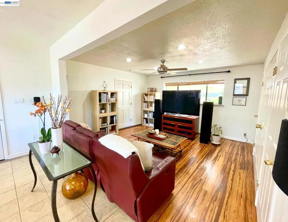 301 Joan Vista St El Sobrante, CA 94803