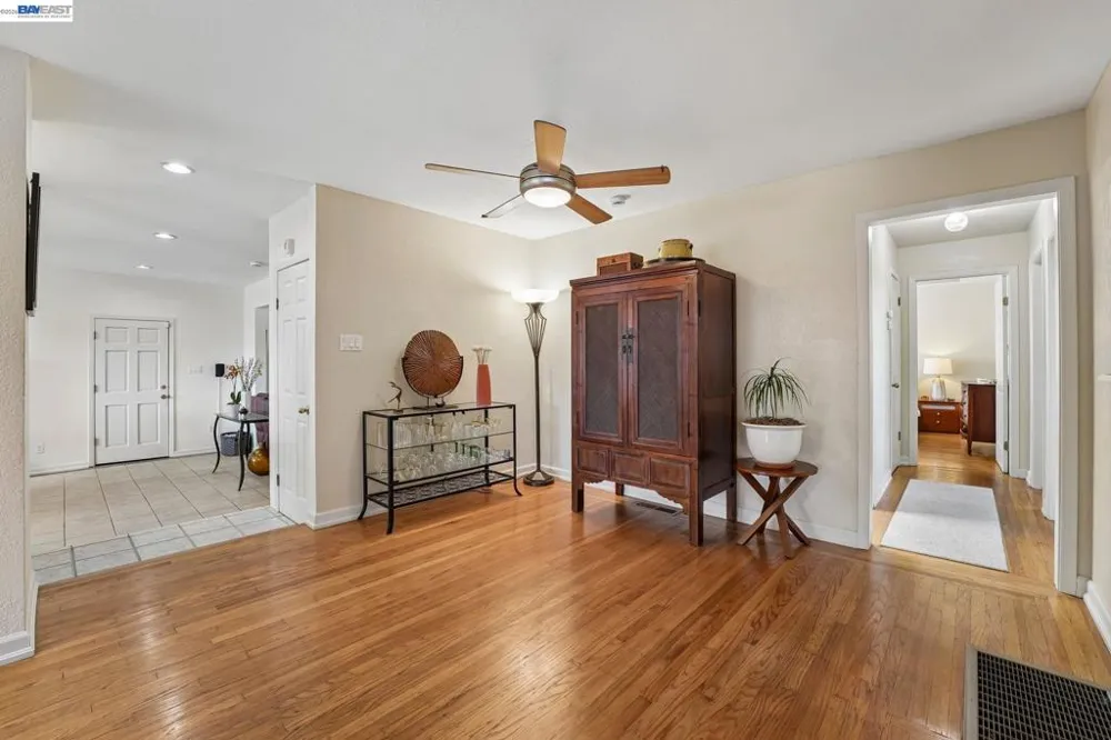 301 Joan Vista St El Sobrante, CA 94803