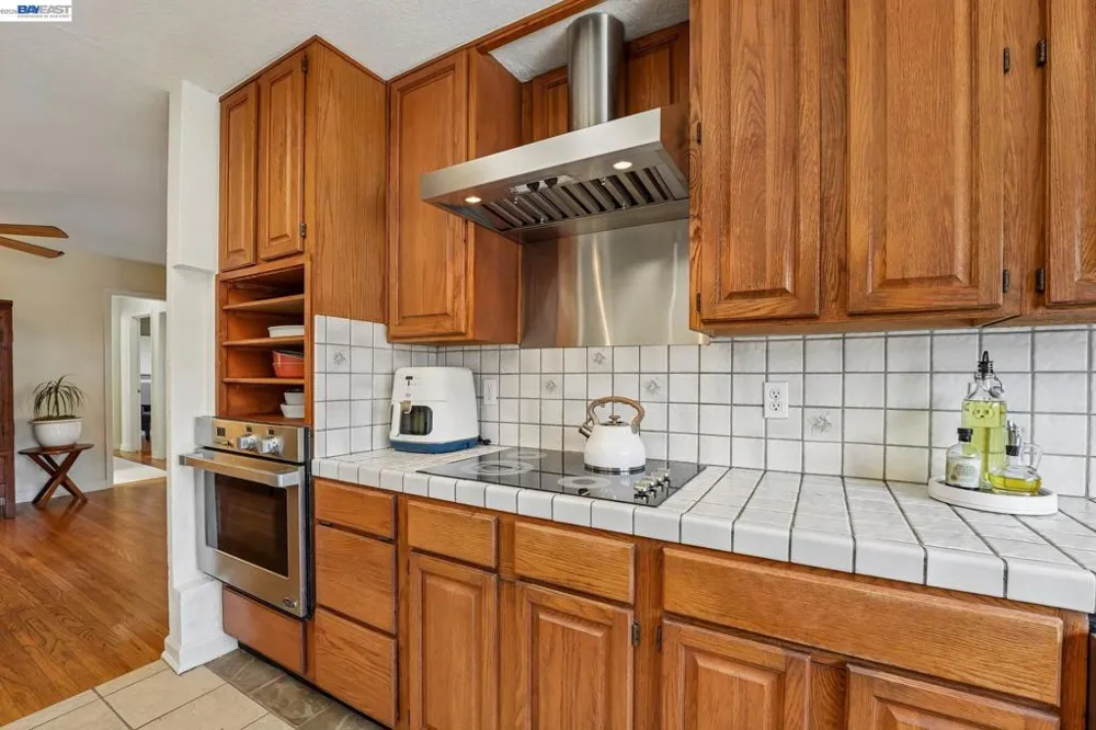 301 Joan Vista St El Sobrante, CA 94803