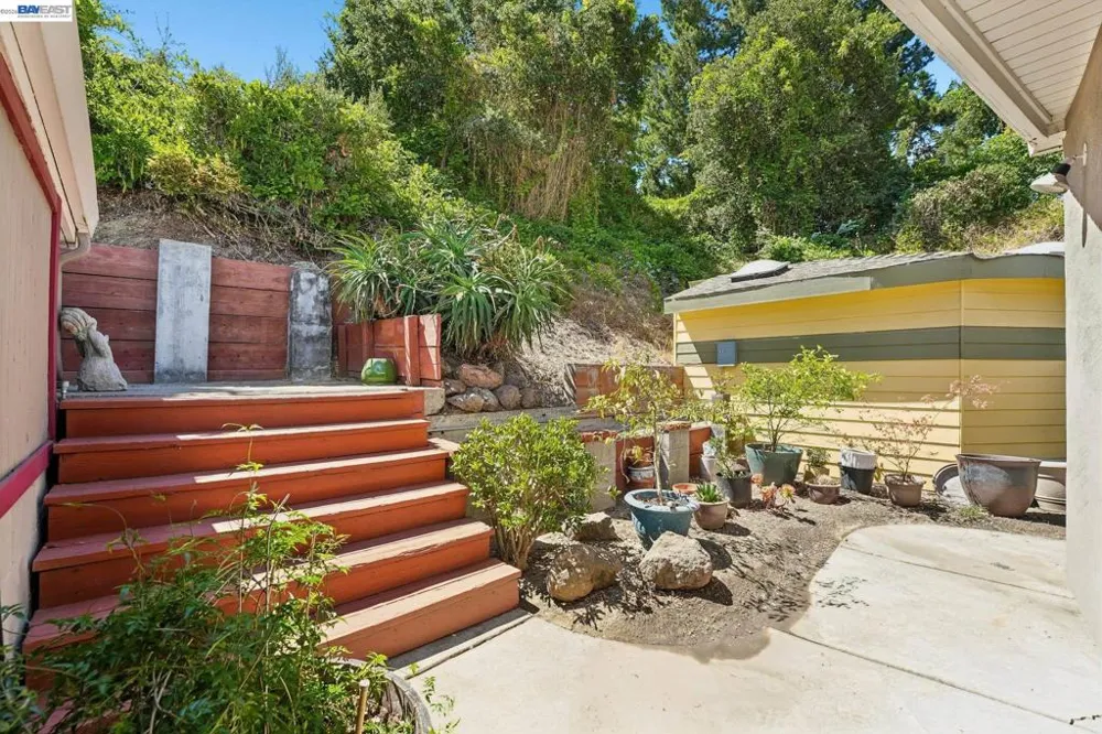 301 Joan Vista St El Sobrante, CA 94803
