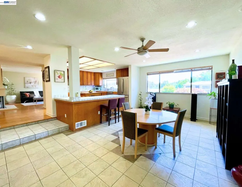 301 Joan Vista St El Sobrante, CA 94803