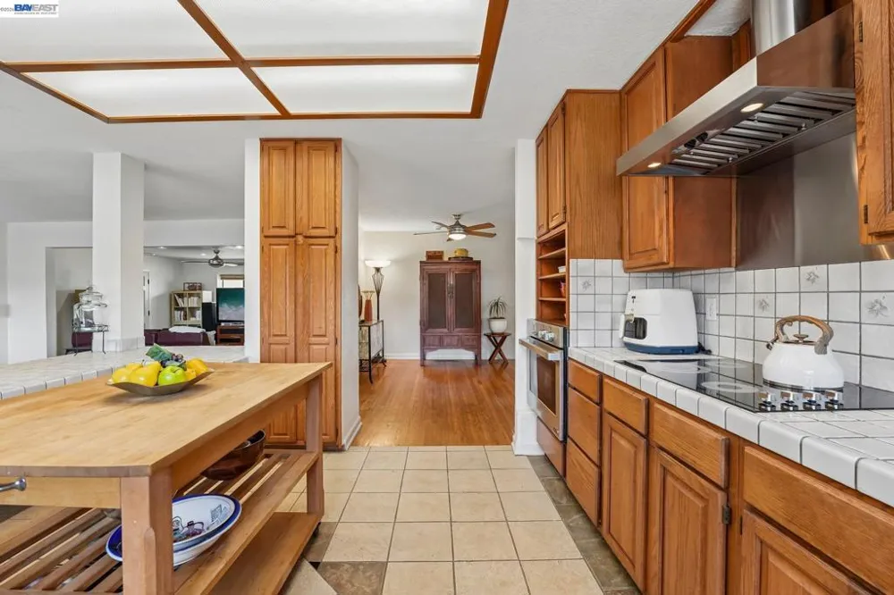 301 Joan Vista St El Sobrante, CA 94803