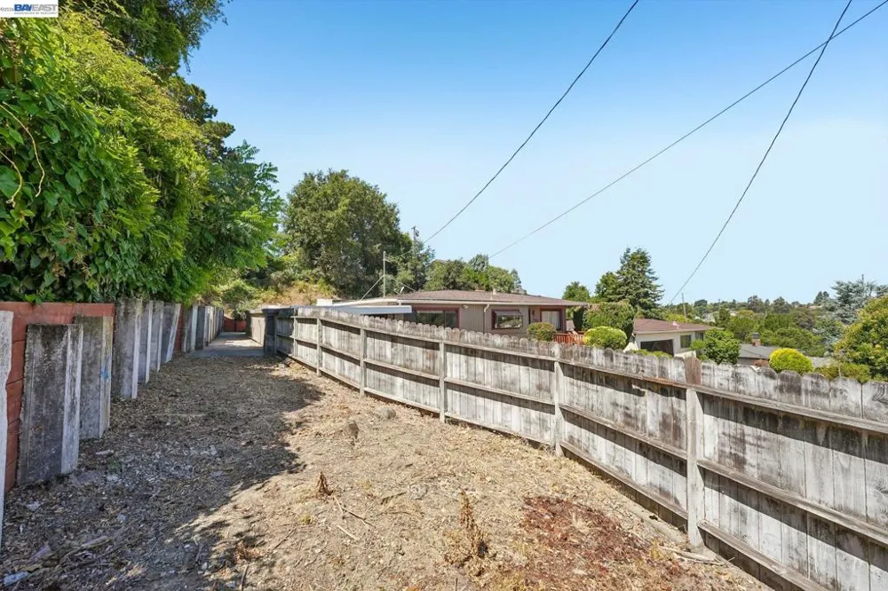 301 Joan Vista St El Sobrante, CA 94803