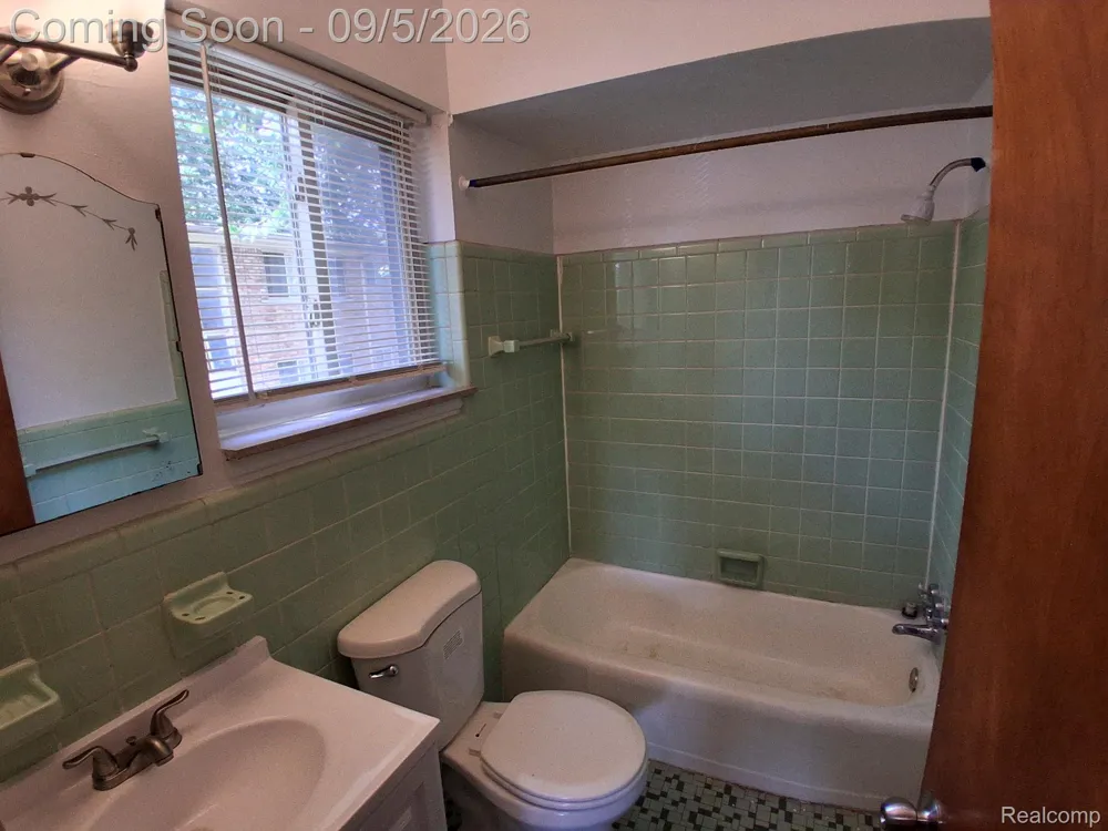 17276 Bentler Street Street #3 Detroit City, MI 48219