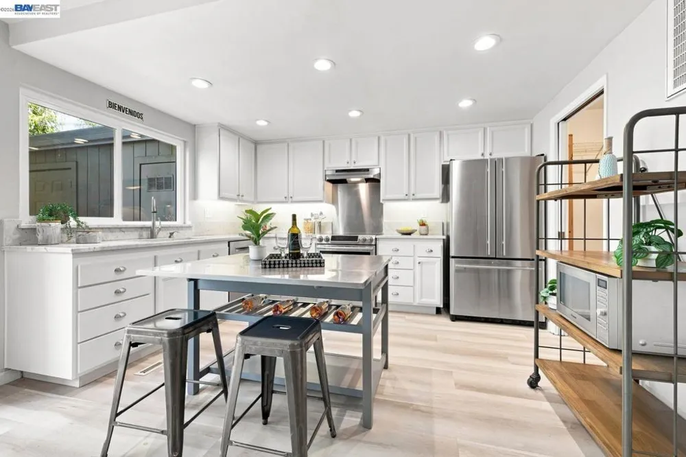 1305 Waterfall Way Concord, CA 94521