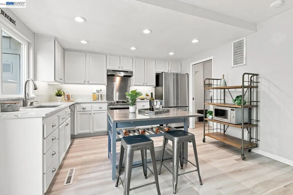 1305 Waterfall Way Concord, CA 94521