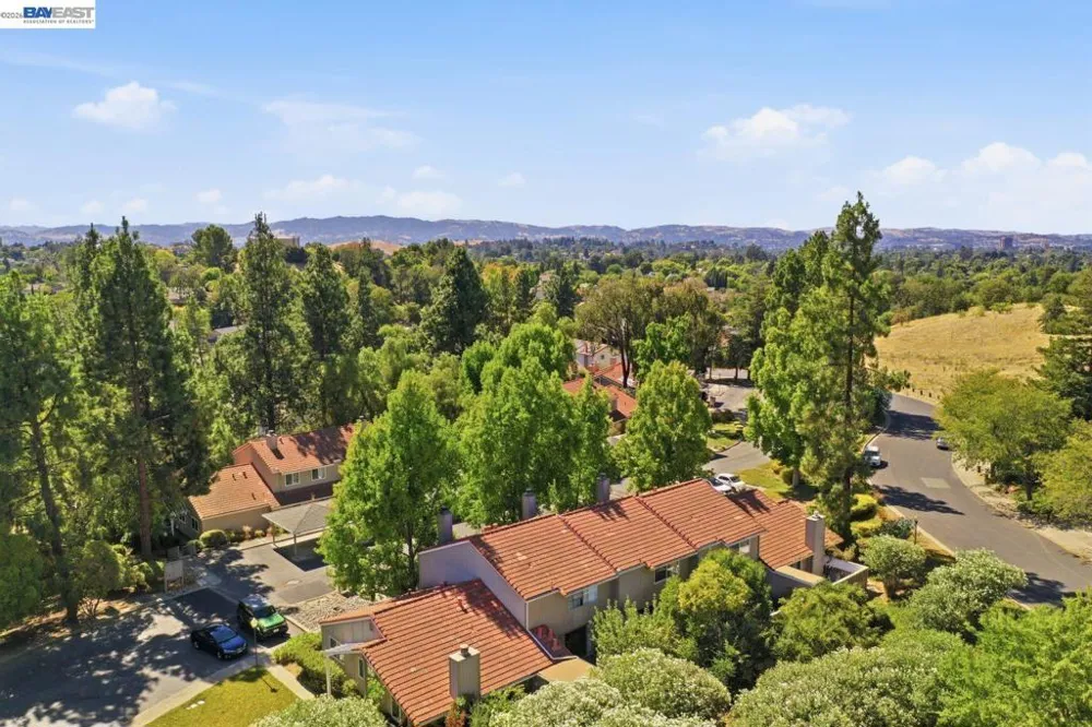 1305 Waterfall Way Concord, CA 94521