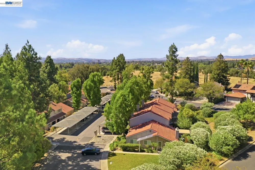 1305 Waterfall Way Concord, CA 94521