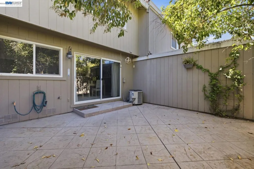 1305 Waterfall Way Concord, CA 94521