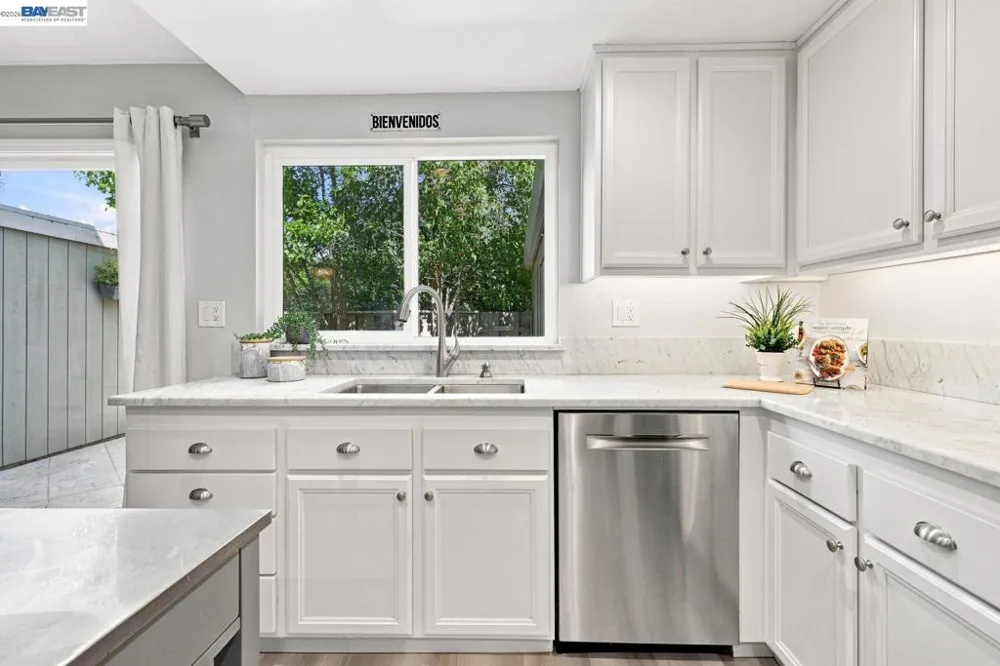 1305 Waterfall Way Concord, CA 94521