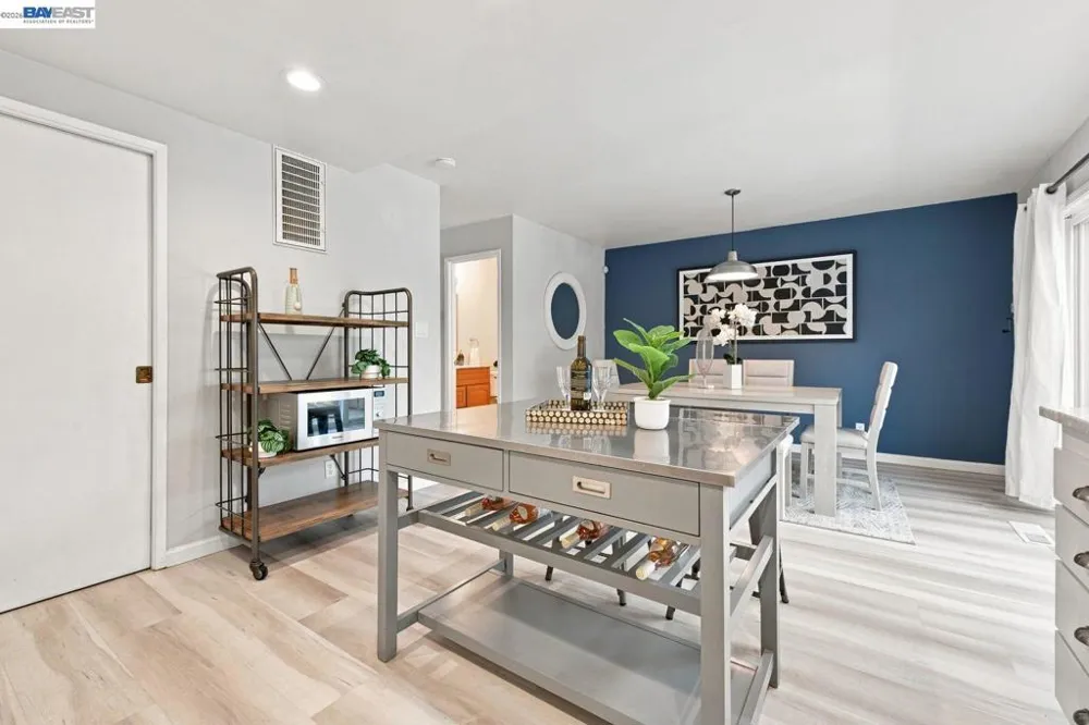 1305 Waterfall Way Concord, CA 94521