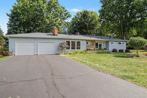 336 Lakeshore Drive