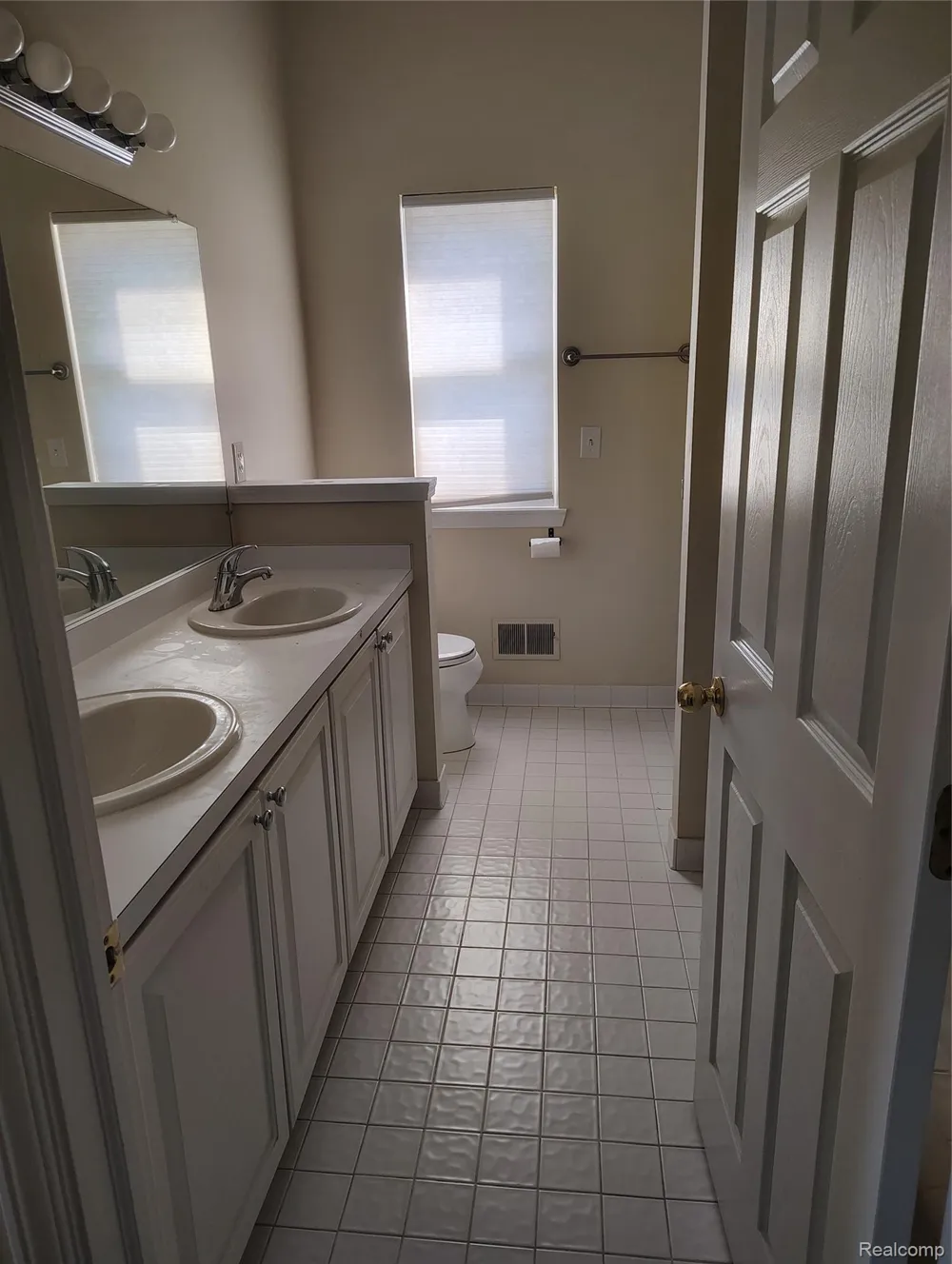 3140 Mulberry Court Wixom City, MI 48393