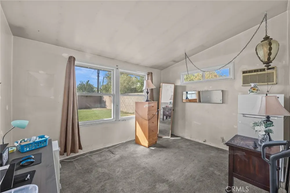 681 Van Wig La Puente, CA 91746