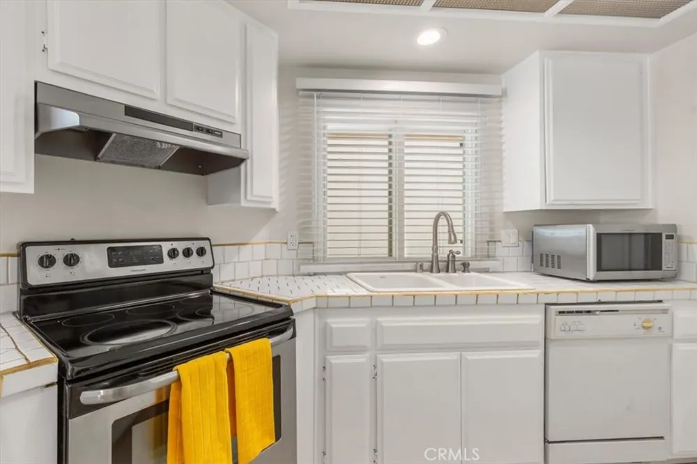 8728 Carlton Inglewood, CA 90305