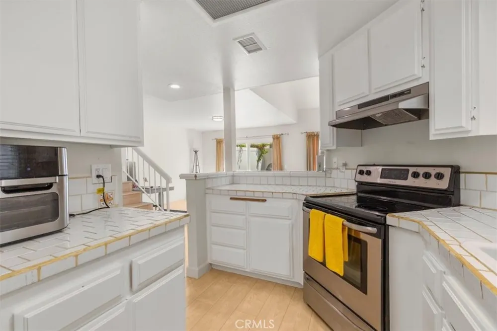 8728 Carlton Inglewood, CA 90305