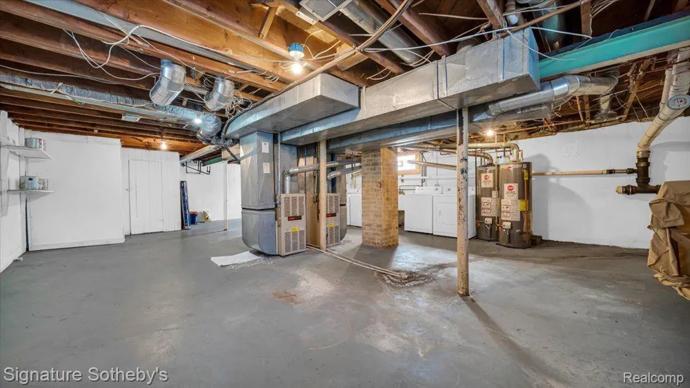 1407 E 14 Mile Rd Unit #2 Birmingham City, MI 48009