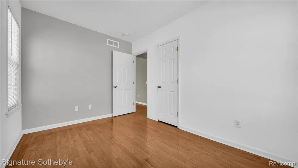1407 E 14 Mile Rd Unit #2 Birmingham City, MI 48009