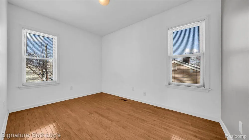 1407 E 14 Mile Rd Unit #2 Birmingham City, MI 48009