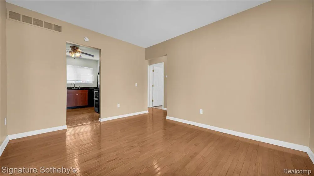 1407 E 14 Mile Rd Unit #2 Birmingham City, MI 48009