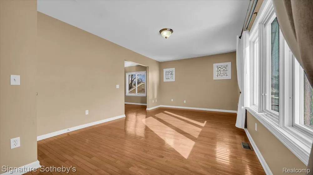 1407 E 14 Mile Rd Unit #2 Birmingham City, MI 48009
